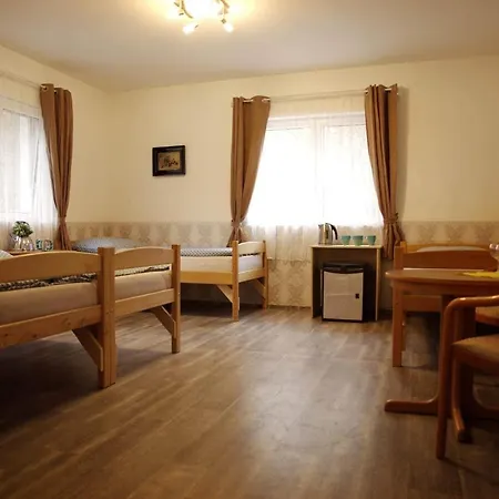 Penzion U Jezera 3*