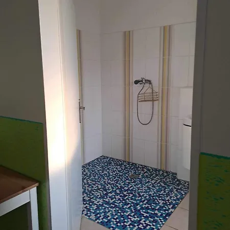 Penzion U Jezera 3*
