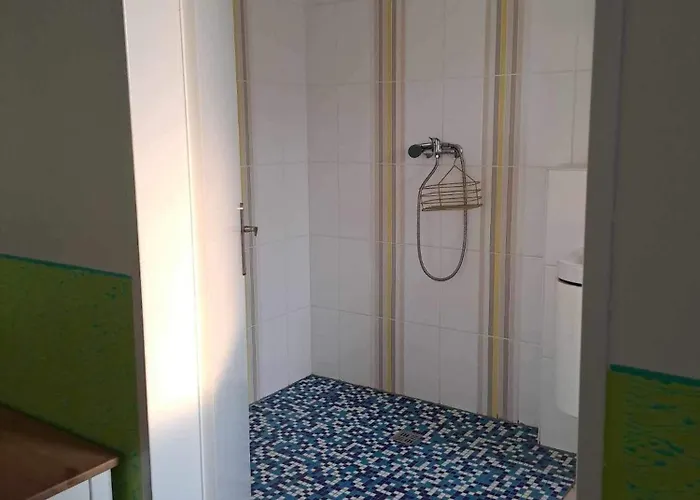 Penzion U Jezera 3*